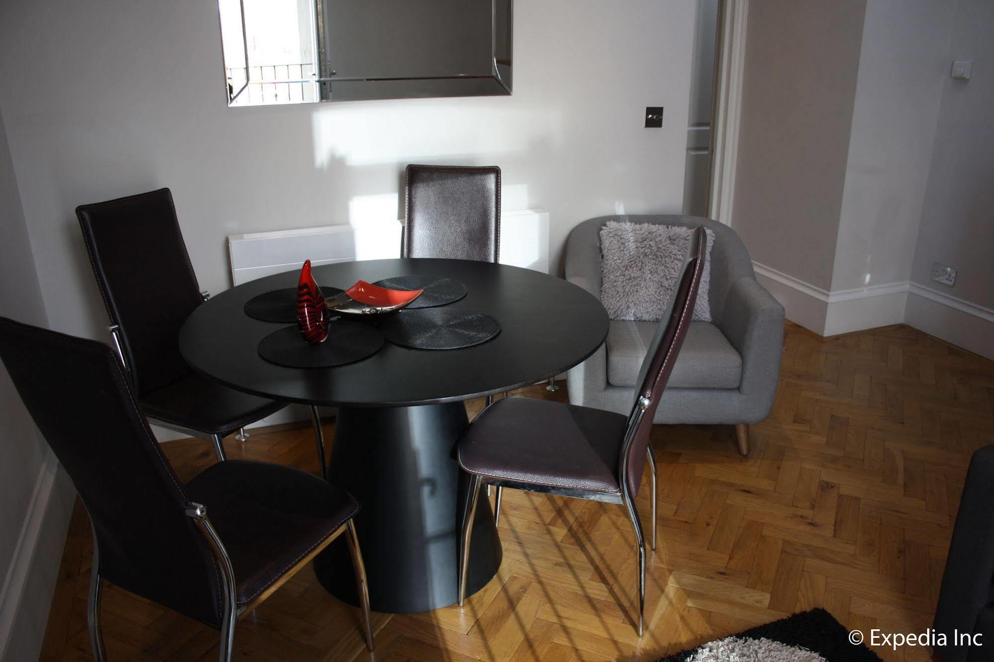 Barons Court Queens Club By Viridian Apartments Londra Esterno foto